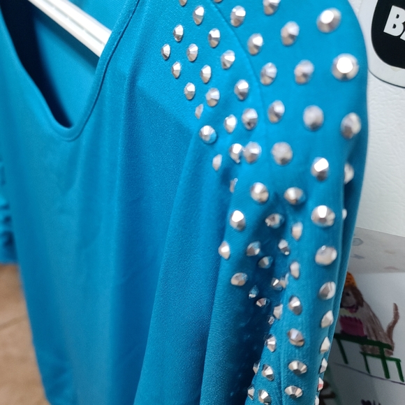 3/4 sleeve top - Picture 2 of 4